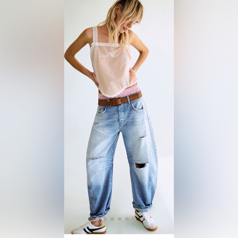 We The Free Good Luck Barrel overallsk Barrel Jeans Size 27L Barnyard Blue